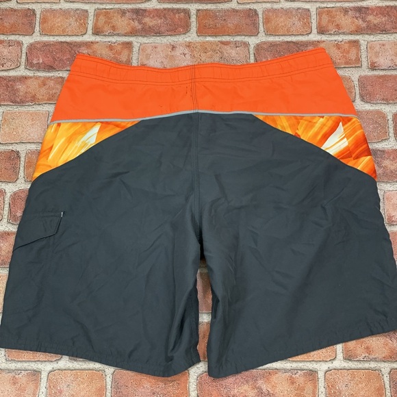Nike men’s swim trunks. Size M - Picture 2 of 8